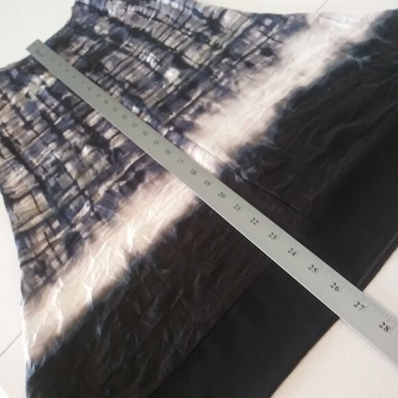 Simply Vera Vera Wang women's size XS black, white, blue , and green blouse - Picture 12 of 15